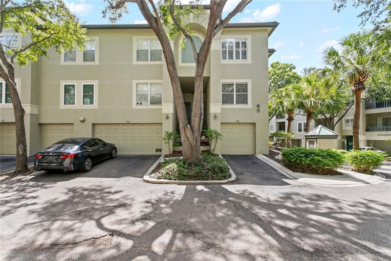 751 Coral Reef Dr, Tampa, FL 33602