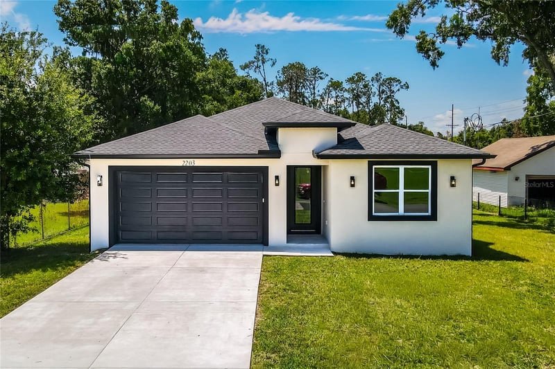 2203 Lowry Ave, Plant City, FL 33563