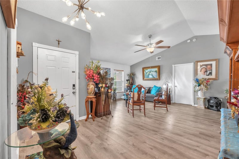 2114 Hanna Ave, Tampa, FL 33604