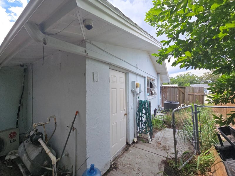 7809 Waxwood Dr, Port Richey, FL 34668