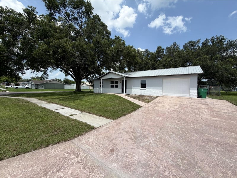 7252 Landover Dr, Zephyrhills, FL 33540