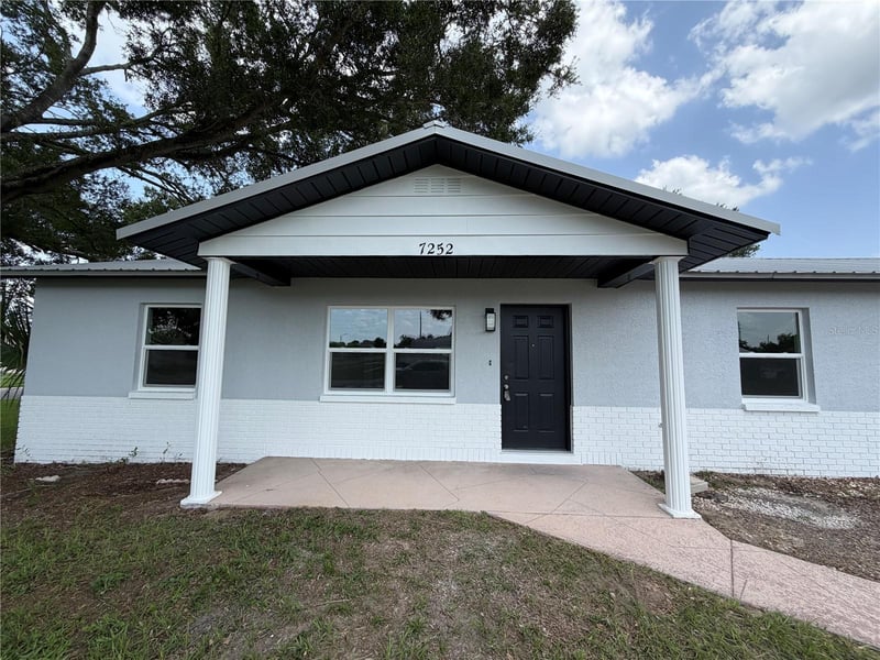 7252 Landover Dr, Zephyrhills, FL 33540