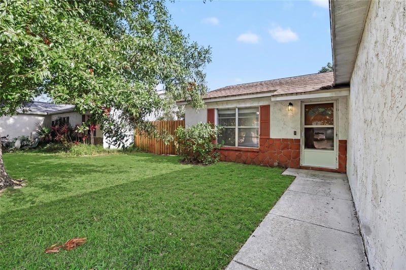 1916 Hudson Ct, Oldsmar, FL 34677
