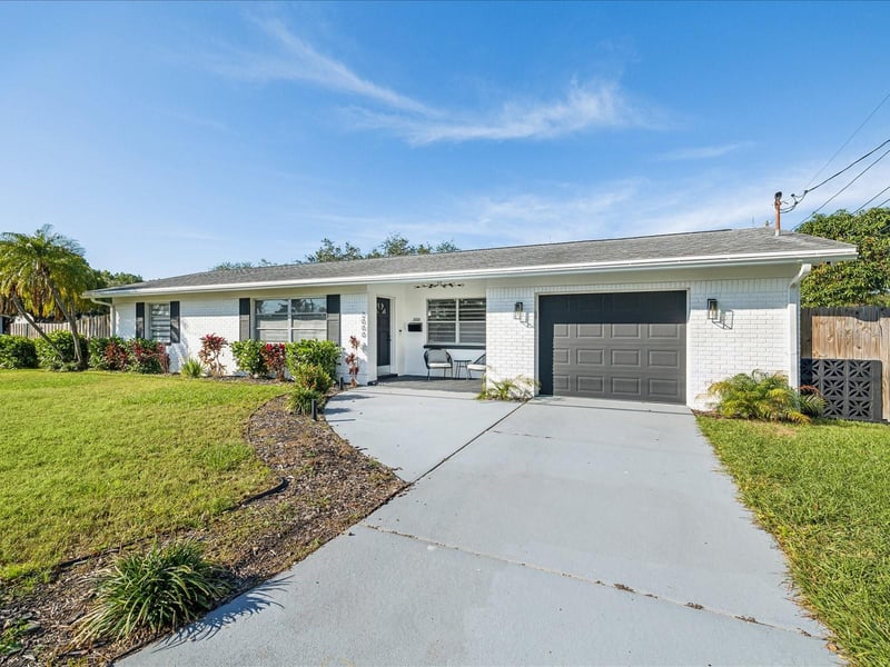 2000 57th St, St Petersburg, FL 33710