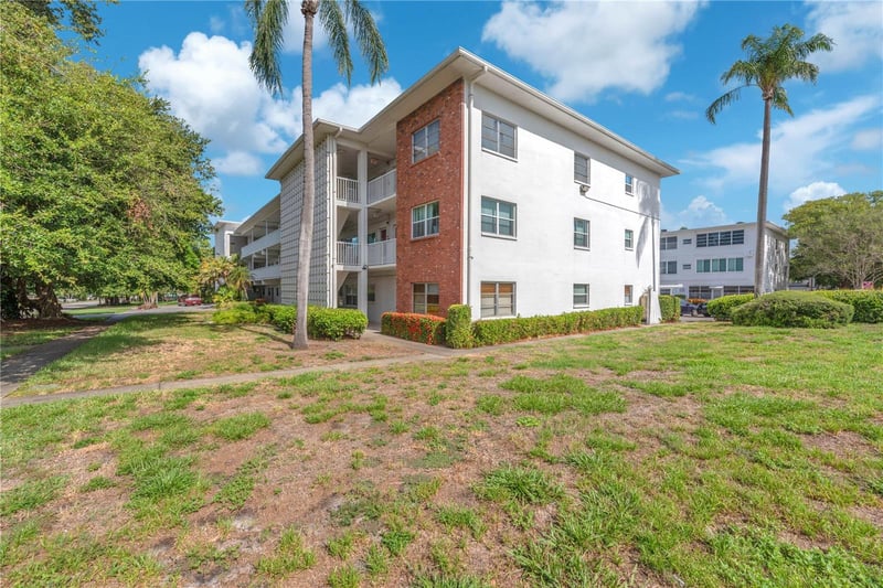 5155 9th Ave #211, St Petersburg, FL 33710