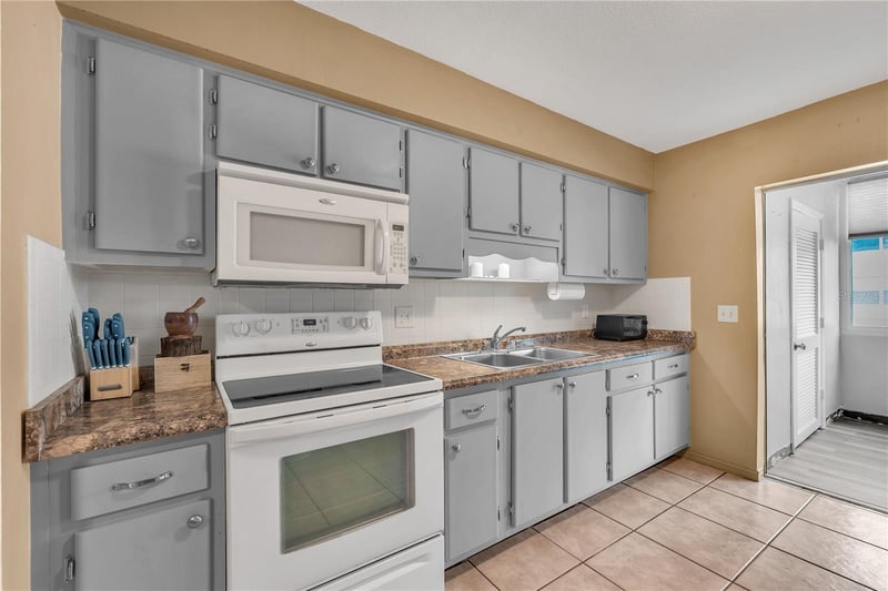 5155 9th Ave #211, St Petersburg, FL 33710