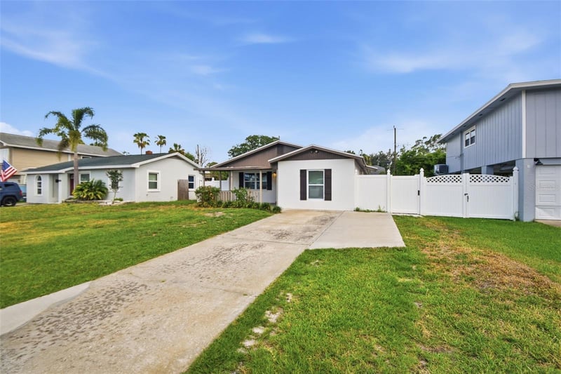 1842 Shore Acres Blvd, St Petersburg, FL 33703