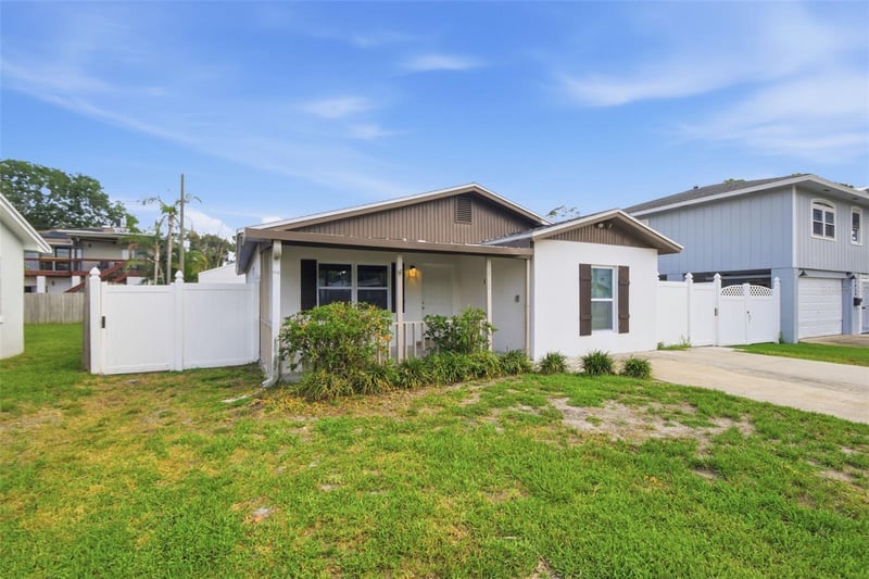 1842 Shore Acres Blvd, St Petersburg, FL 33703