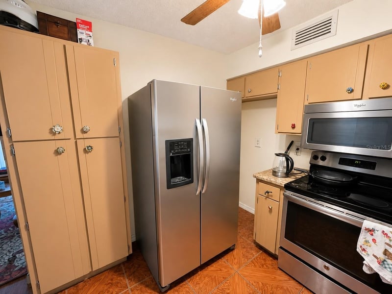 6834 Greenwich Ave, New Port Richey, FL 34653