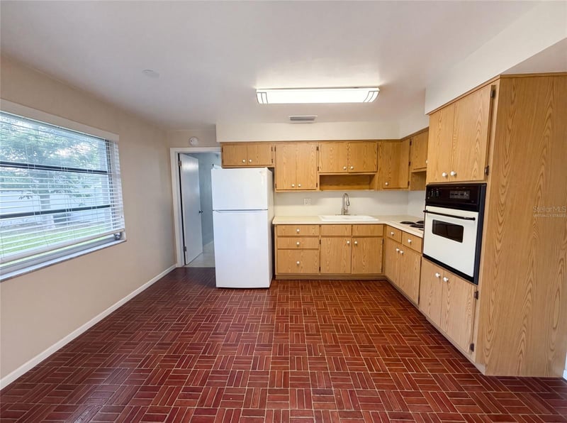 1666 Palace Dr, Clearwater, FL 33756