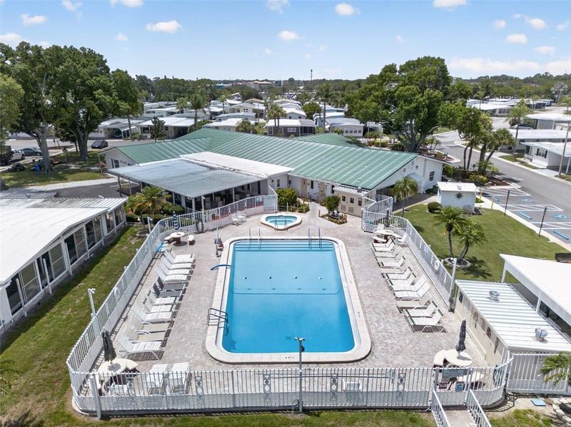 82221 F St #221, Pinellas Park, FL 33781