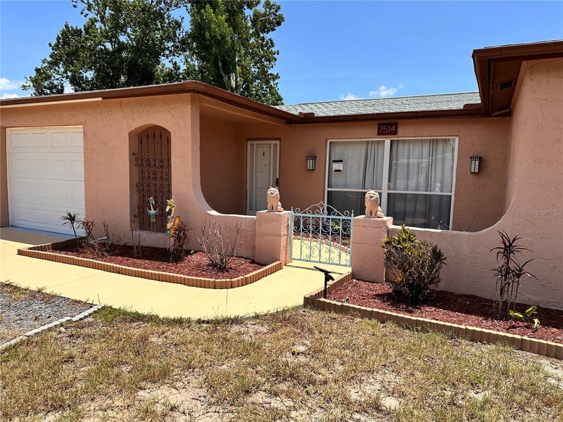 7514 San Moritz Dr, Port Richey, FL 34668