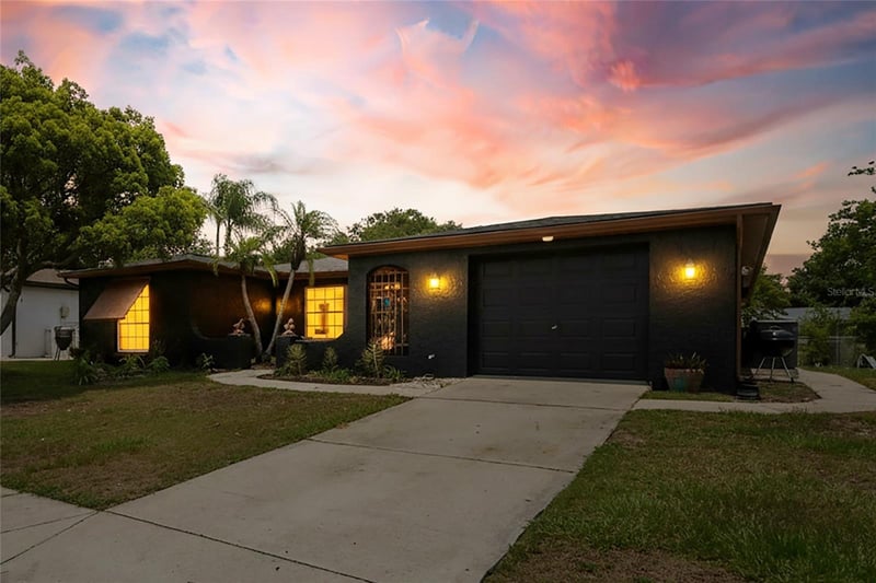 10120 Glen Moor Ln, Port Richey, FL 34668
