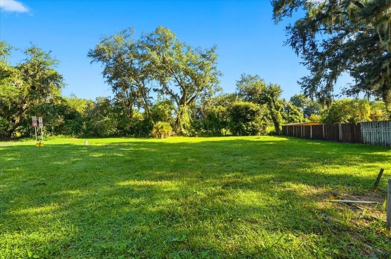 10 Forest St, Plant City, FL 33563