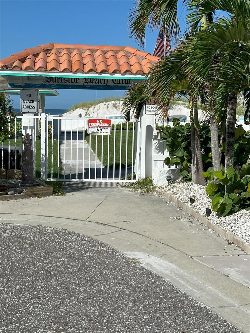 181st Ave W, Redington Shores, FL 33708