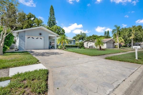 133 Stafford Cir, Palm Harbor, FL 34684