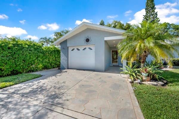 133 Stafford Cir, Palm Harbor, FL 34684