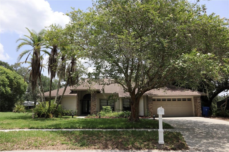 10428 Tara Dr, Riverview, FL 33578