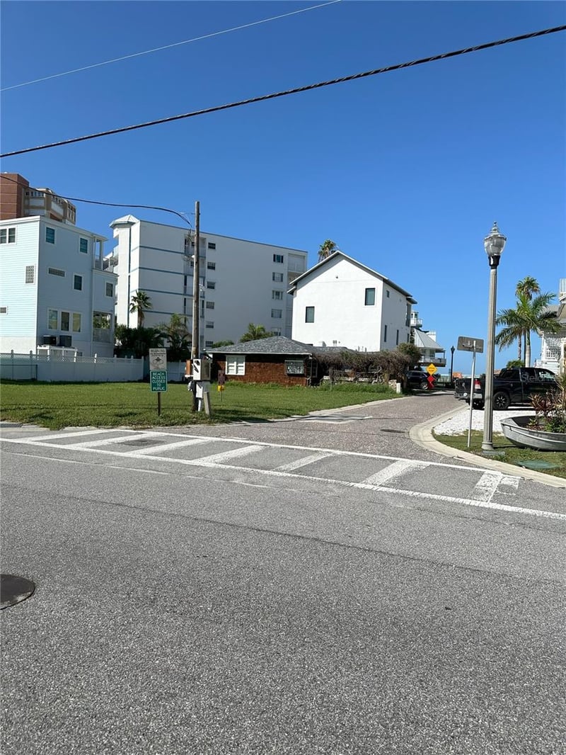 Gulf Blvd, Redington Shores, FL 33708