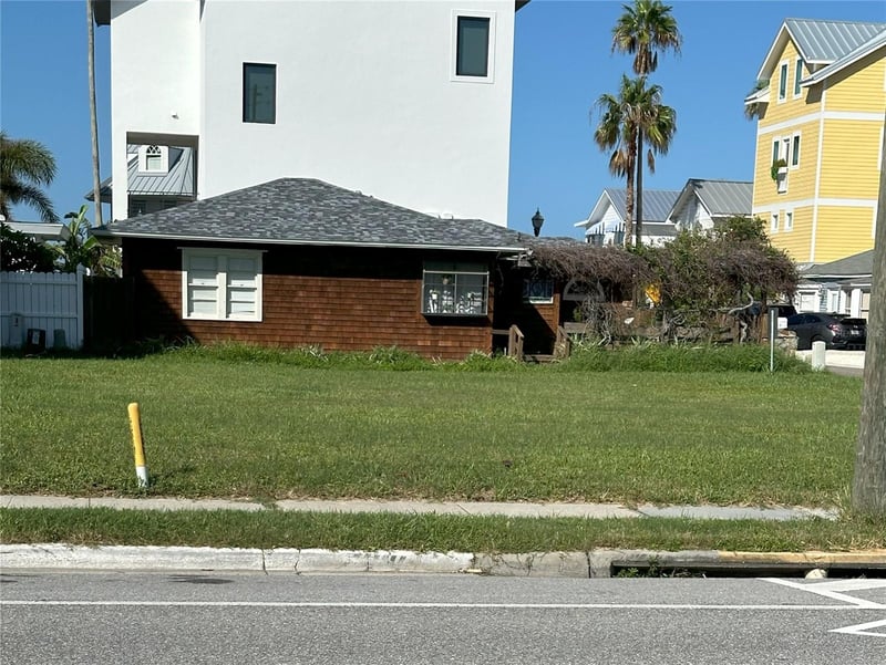 Gulf Blvd, Redington Shores, FL 33708