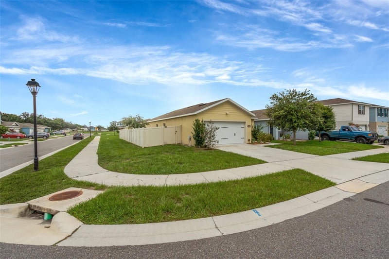 35088 Jomar Ave, Zephyrhills, FL 33541