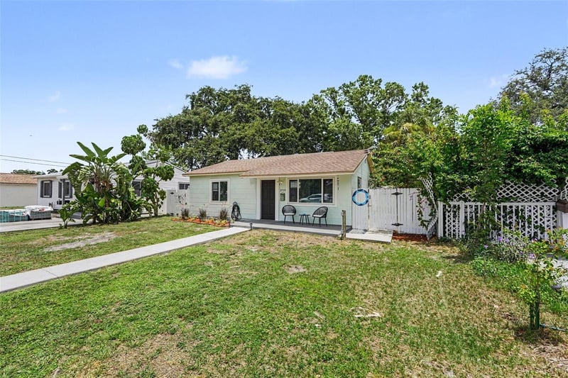 3719 39th St, St Petersburg, FL 33713