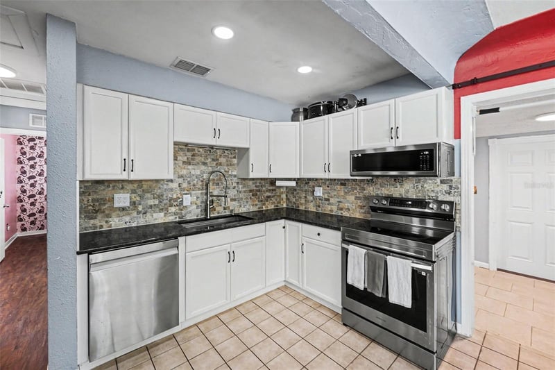 3719 39th St, St Petersburg, FL 33713