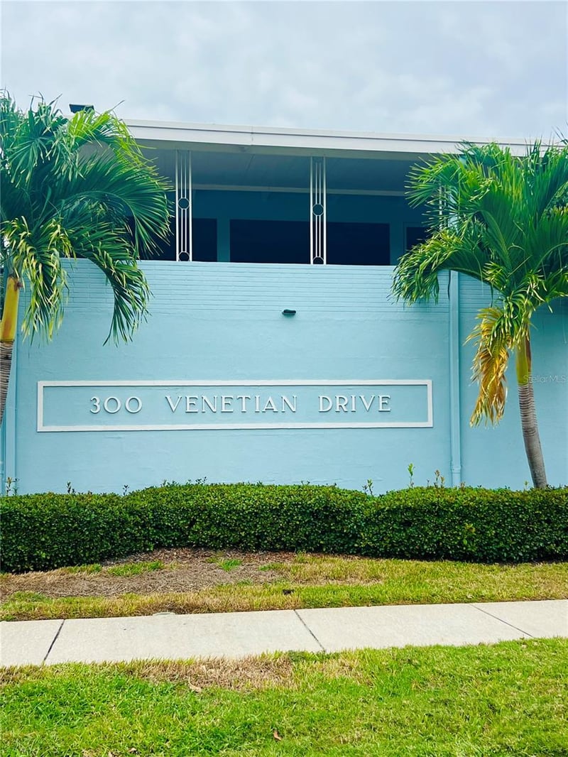 300 Venetian Dr #2, Clearwater, FL 33755