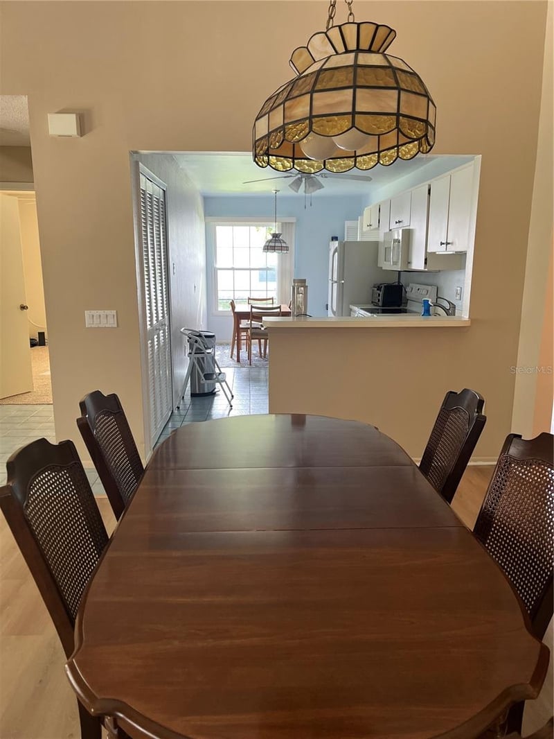 2387 Bentley Dr, Palm Harbor, FL 34684
