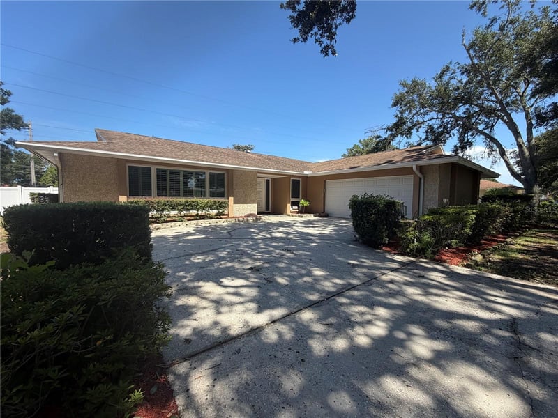 2942 Clubhouse Dr, Clearwater, FL 33761