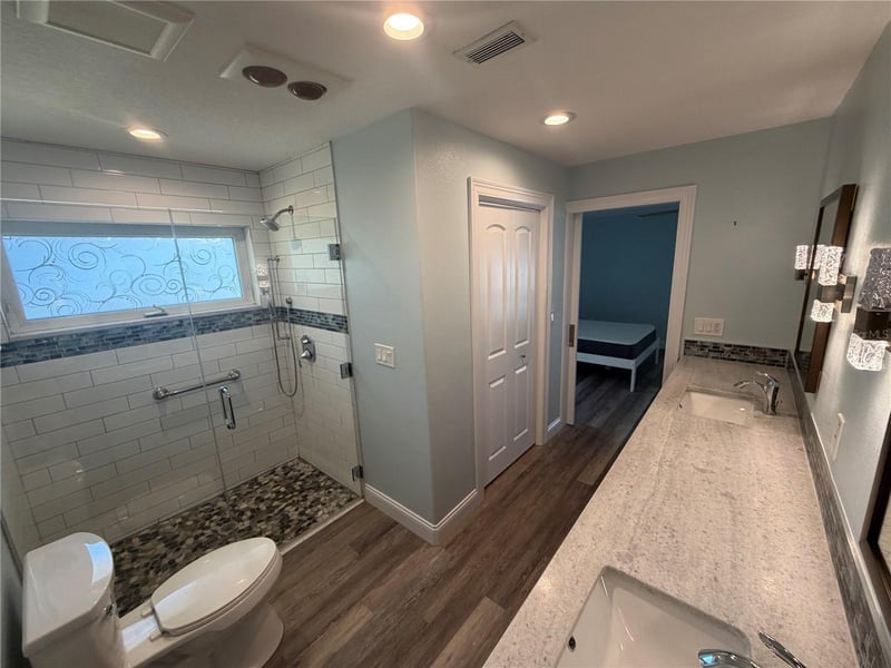 2942 Clubhouse Dr, Clearwater, FL 33761
