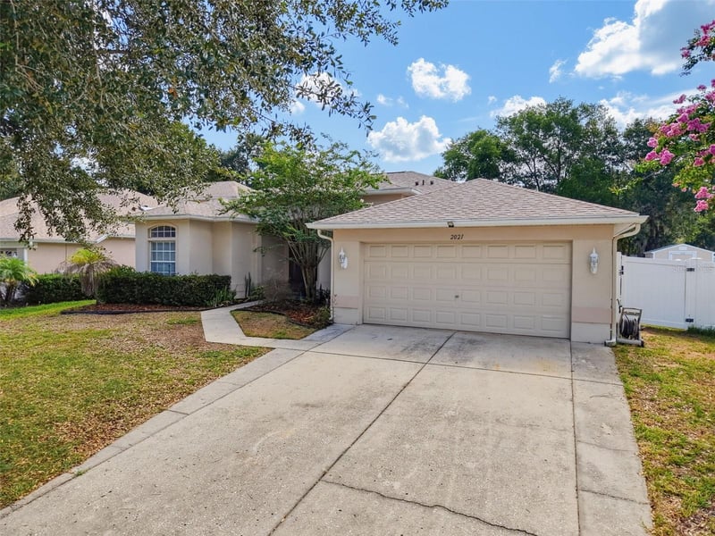 2021 Rutherford Dr, Dover, FL 33527
