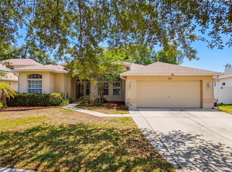 2021 Rutherford Dr, Dover, FL 33527