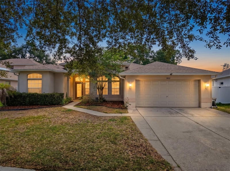 2021 Rutherford Dr, Dover, FL 33527