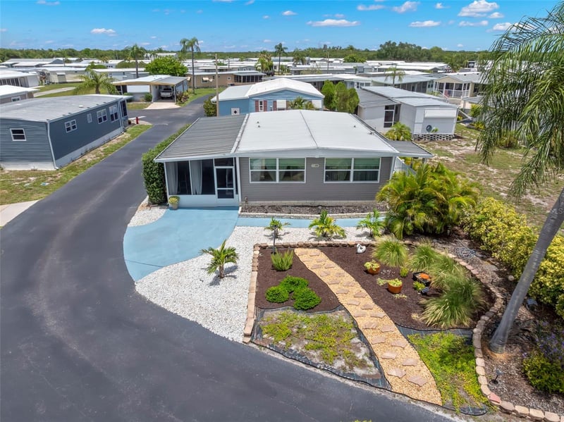 7165 Mount Georgetown Dr #571, St Petersburg, FL 33702