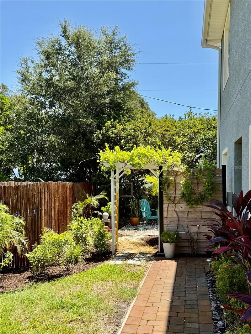 281 Ashley Ct, Dunedin, FL 34698