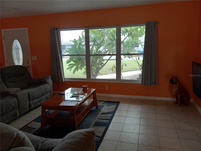 240 Regina Dr, Largo, FL 33770