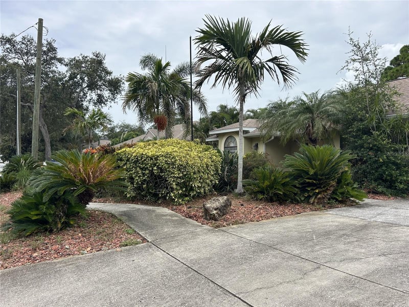 1612 Gulf Beach Blvd, Tarpon Springs, FL 34689