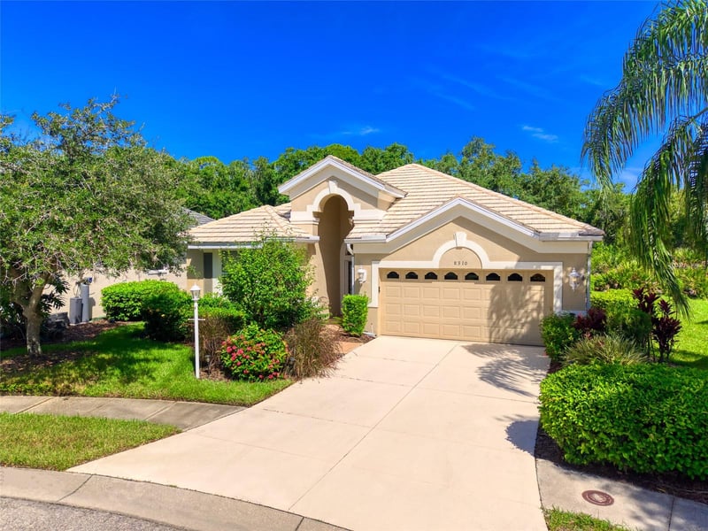 8310 Whispering Woods Ct, Bradenton, FL 34202
