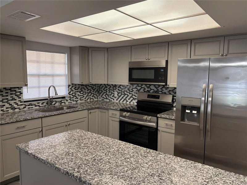 4015 Ashford Green Pl #D202, Tampa, FL 33613