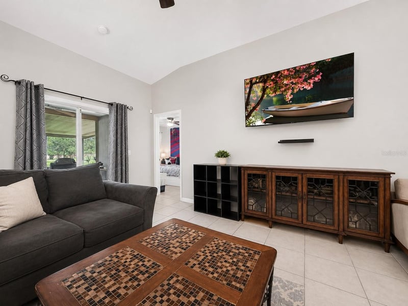 3012 Summer House Dr, Valrico, FL 33594