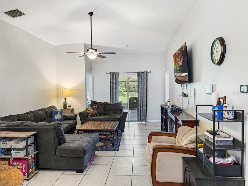 3012 Summer House Dr, Valrico, FL 33594