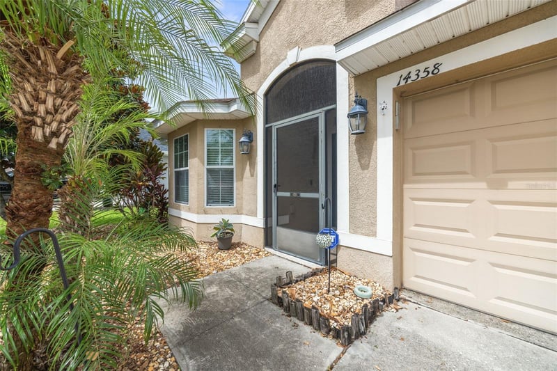 14358 Edinburgh Moor Dr, Wimauma, FL 33598