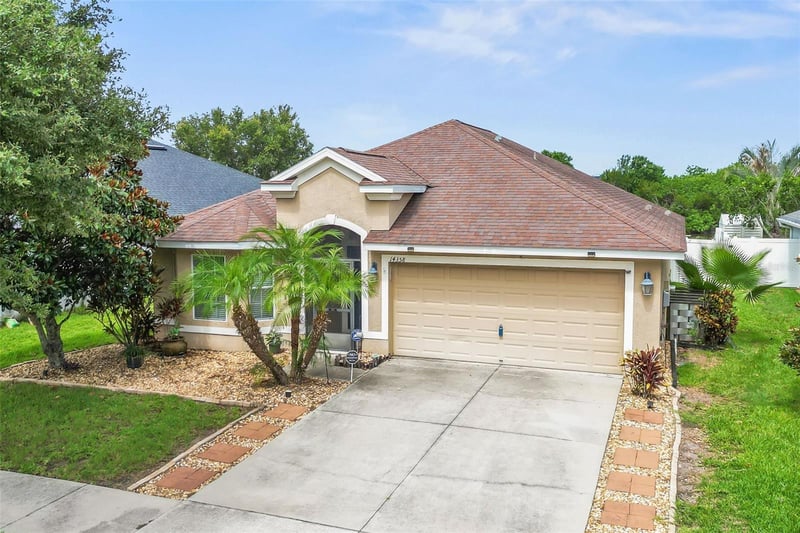 14358 Edinburgh Moor Dr, Wimauma, FL 33598