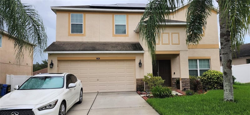 1424 Main St, Valrico, FL 33594