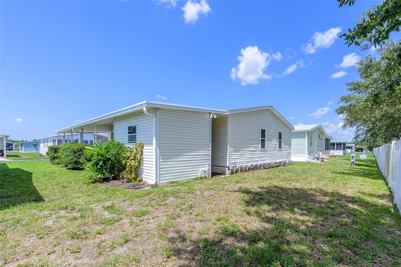 5707 45th St #222, Bradenton, FL 34203