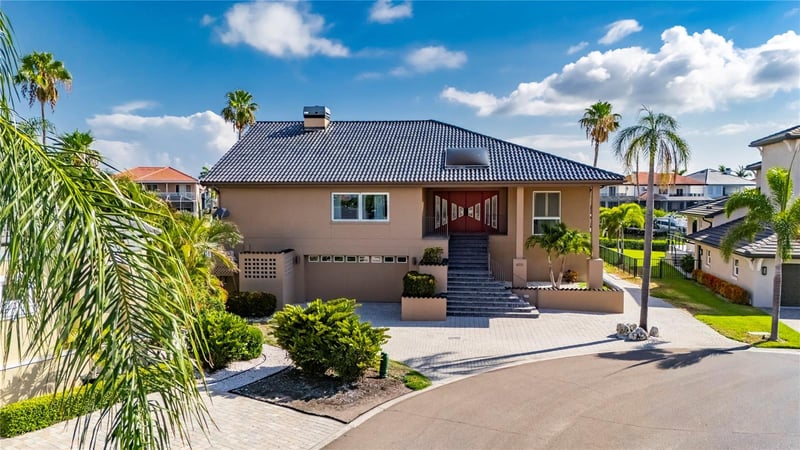 903 Capriccio Ln, Apollo Beach, FL 33572