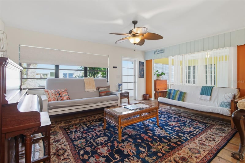 311 59th St, Holmes Beach, FL 34217