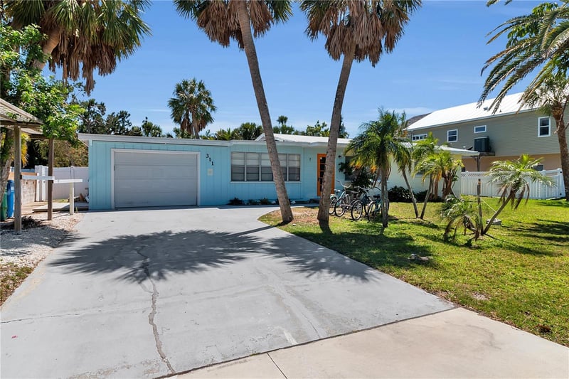 311 59th St, Holmes Beach, FL 34217