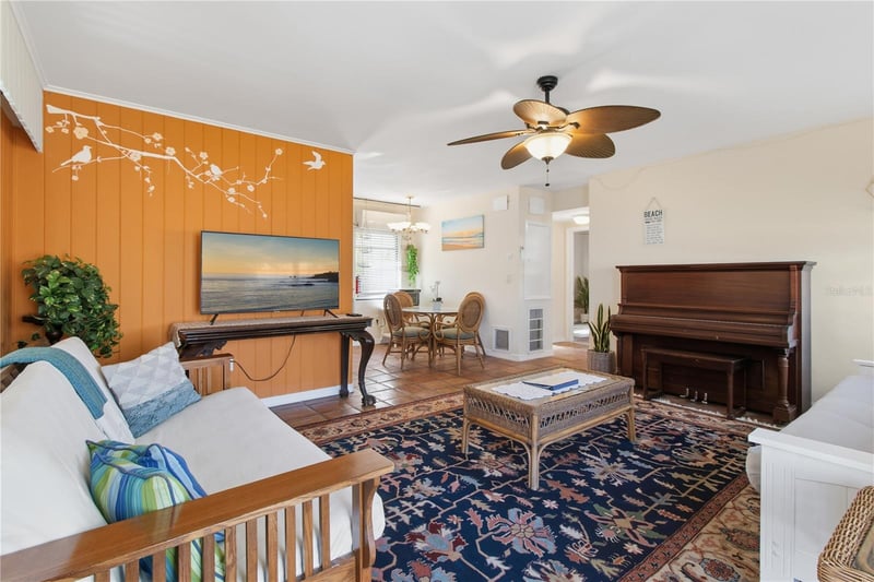 311 59th St, Holmes Beach, FL 34217